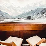 Guest house Alpenhaus Monte 3*