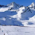 Alpenhaus Monte بيت ضيافة