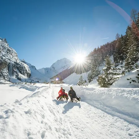 Alpenhaus Monte نيوستيف ام ستوبيتا