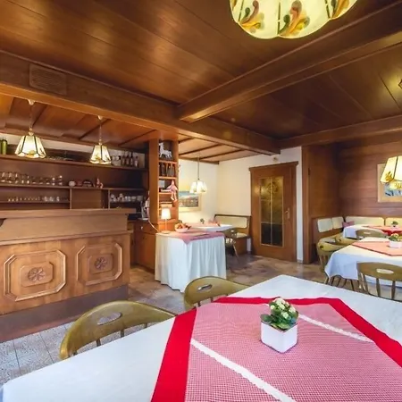 Alpenhaus Monte ניוסטיפט אים סטובאיטל